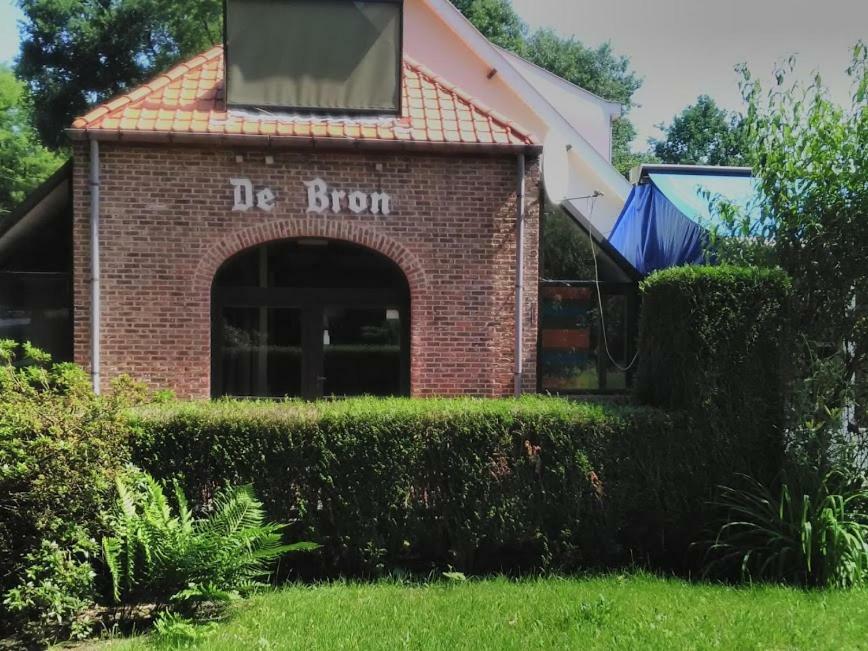 De Bron Villa Beringen Kültér fotó